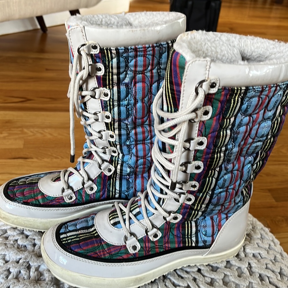 Coach Winter boots! Size 8 multi color, very stylish! Good condition!